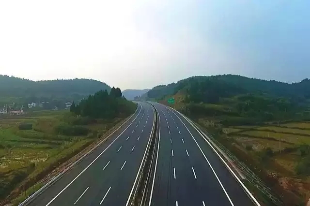 成安渝高速最新通车路段沿线美食秘境探秘，小巷美食之旅开启