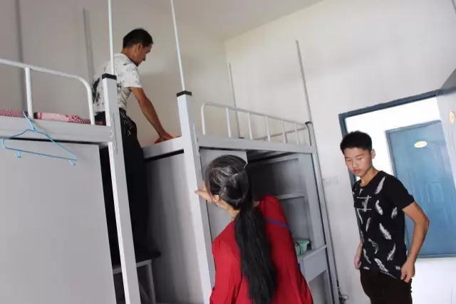 动漫坐，温馨日常趣事之旅